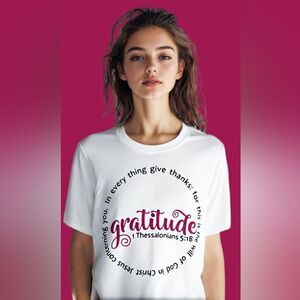 🆕️Live with Gratitude Graphic Tshirt. C1B3
